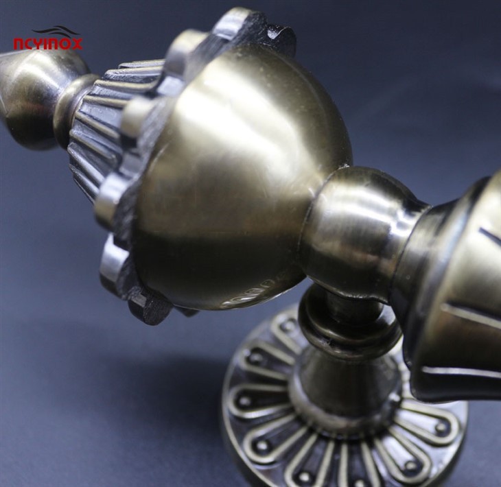 Firm And Elegant Classic Golden Door Handle