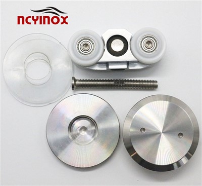 Roostevabast terasest libiseva kandilise klaasiga ukserulli riputatav ratas